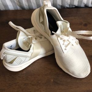 New Balance cream white sneakers